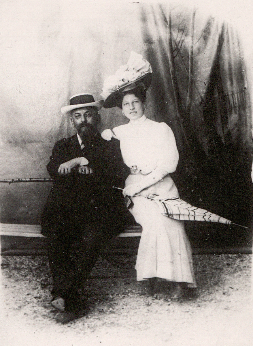 Fotografija zakoncev Franje in Ivana Tavčarja iz okoli 1900.